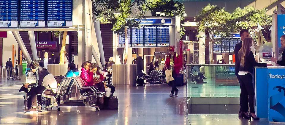 Aankomsthal op de luchthaven